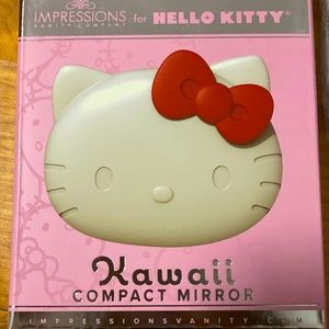 HELLO KITTY KAWAII BATTERY COMPACT MIRROR